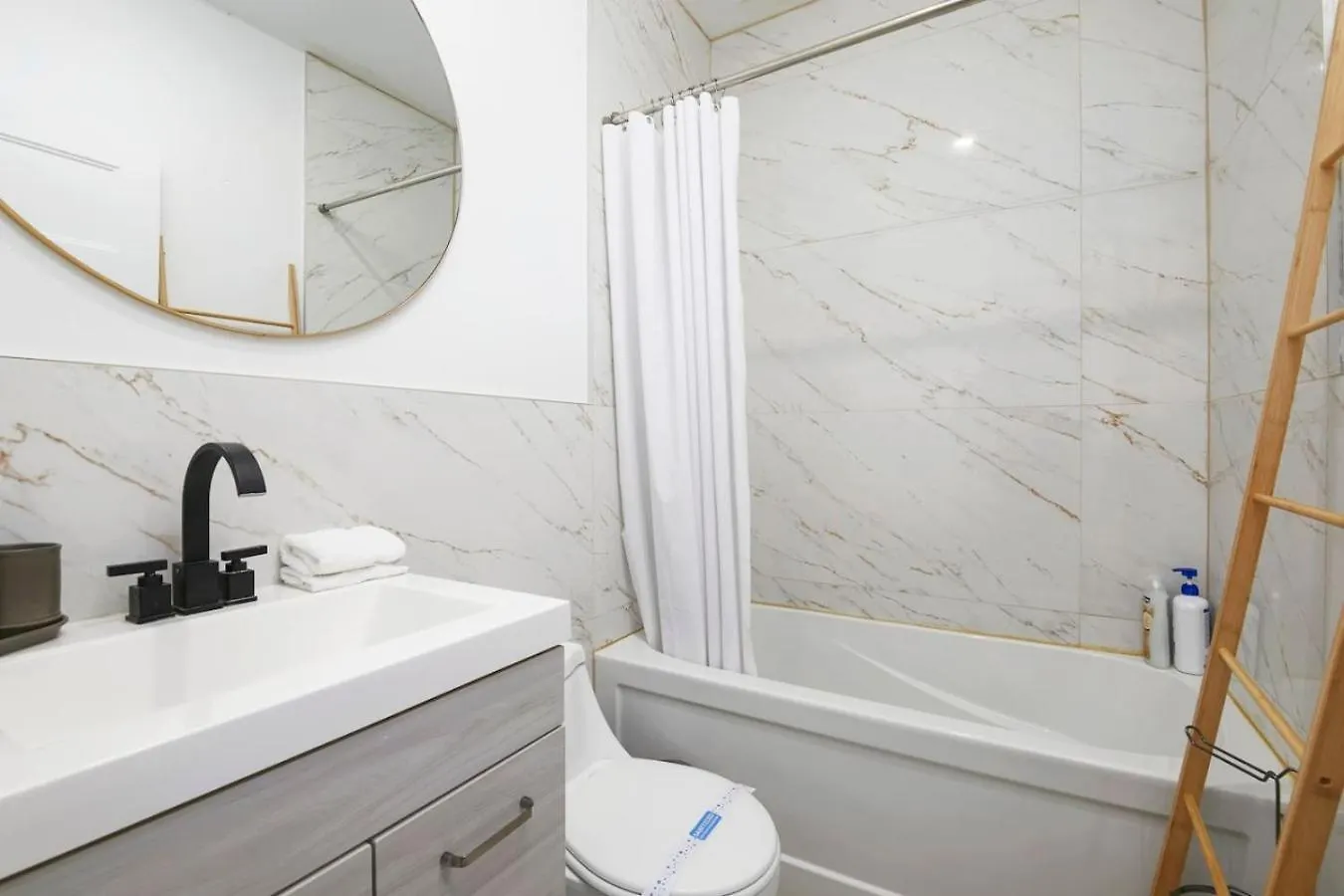 Apartment Outstanding 1Br Village Downtown Mtl Zh5 Montreal